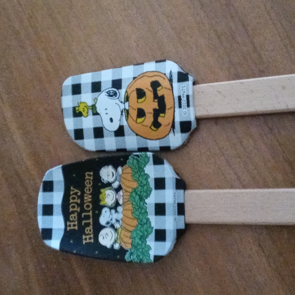 Snoopy Halloween spatulas - Picture 2 of 4
